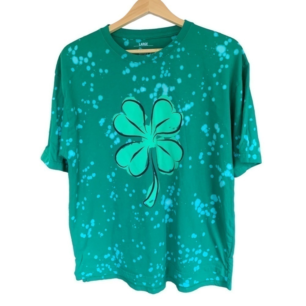 St Patrick’s Green Bleached Out Clover Tee Sz L